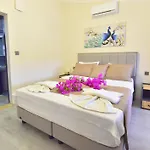 Royalis Boutique Suites